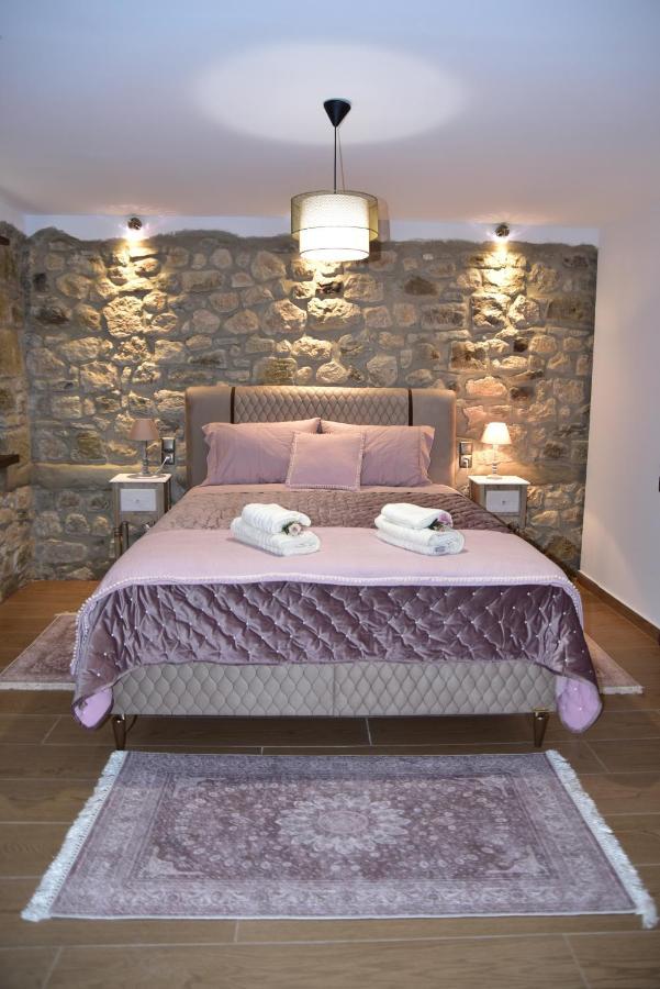 Elen's Suites Apartment Pramanta
